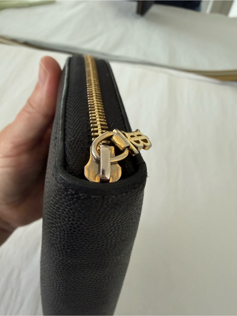 Burberry Black Pebbled Leather Zip-Around Wallet with Gold TB Logo - Picture 4 of 15